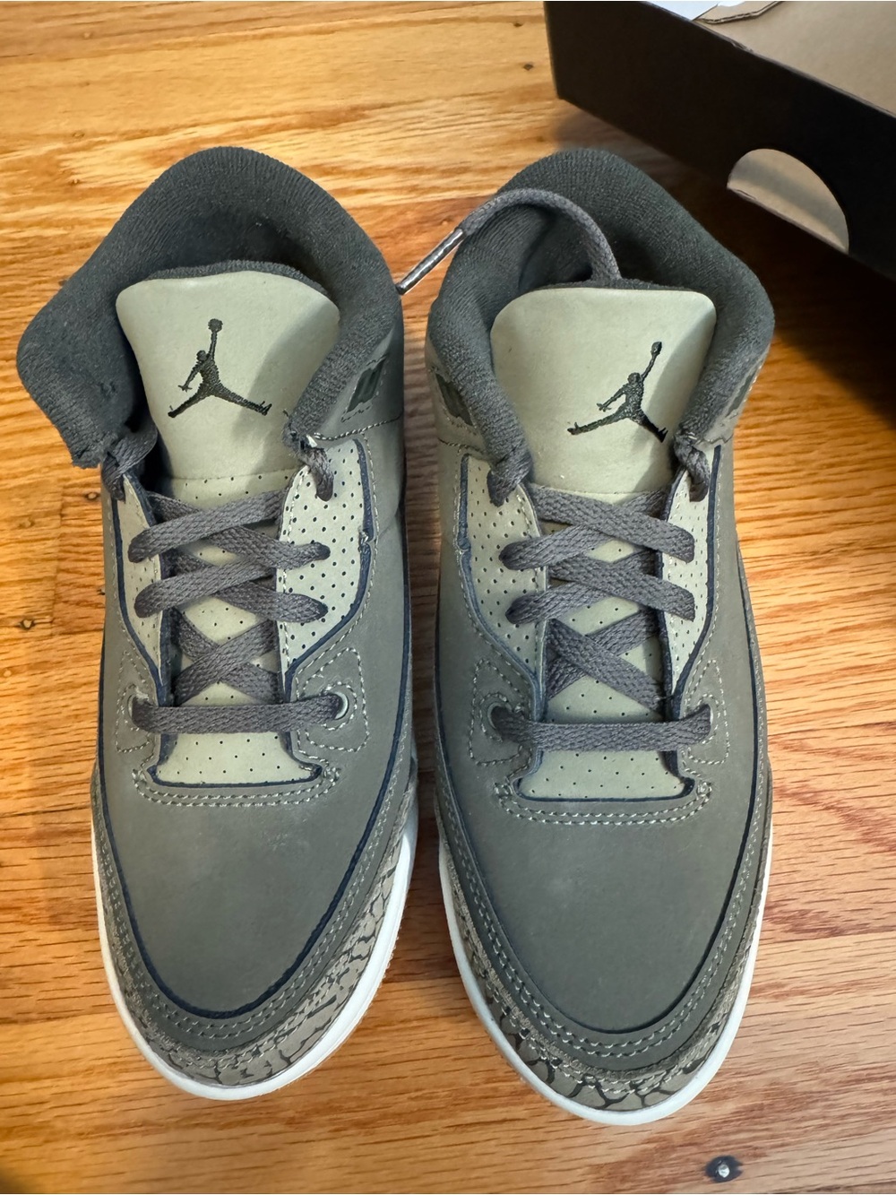 Jordan 3 Retro PS - Picture 2 of 6